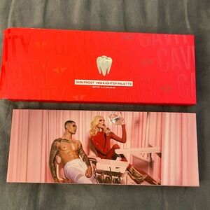 Jeffree Star Cavity Highlighter Palette